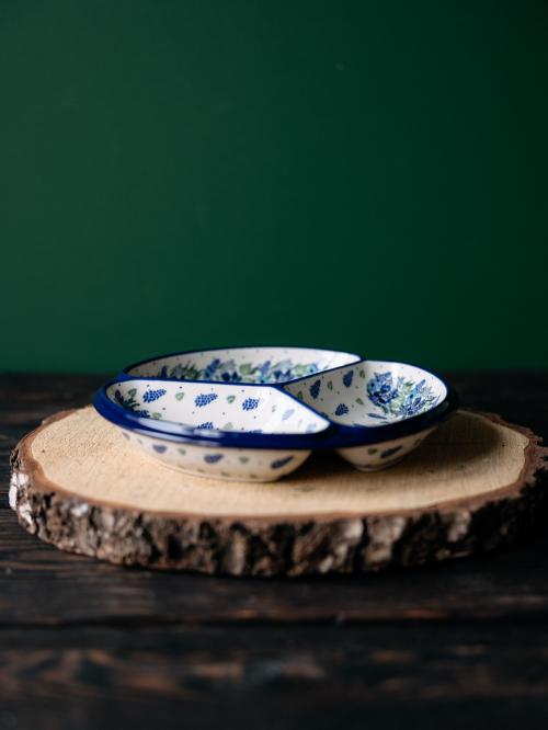 talerz dzielony wianek na zielonym tle