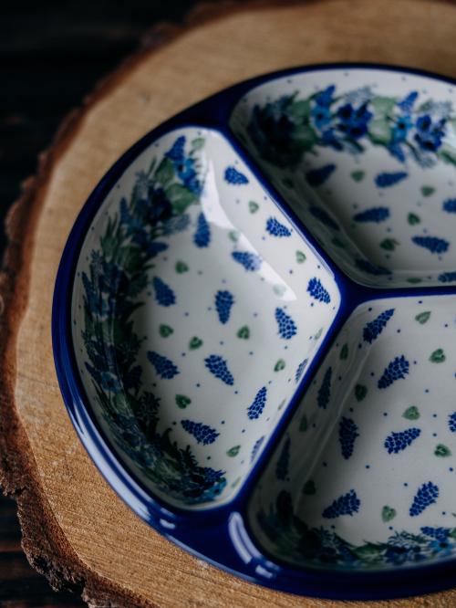 talerz dzielony wianek na drewnie