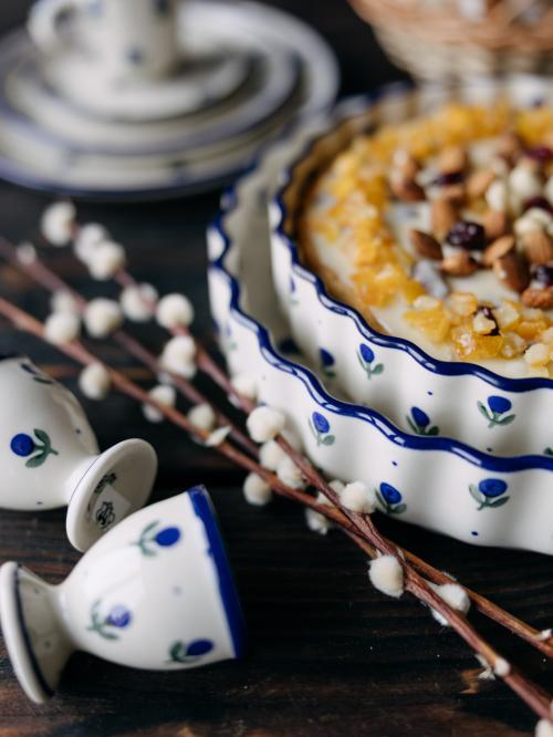 forma do tarty w wielkanocnej aranżacji