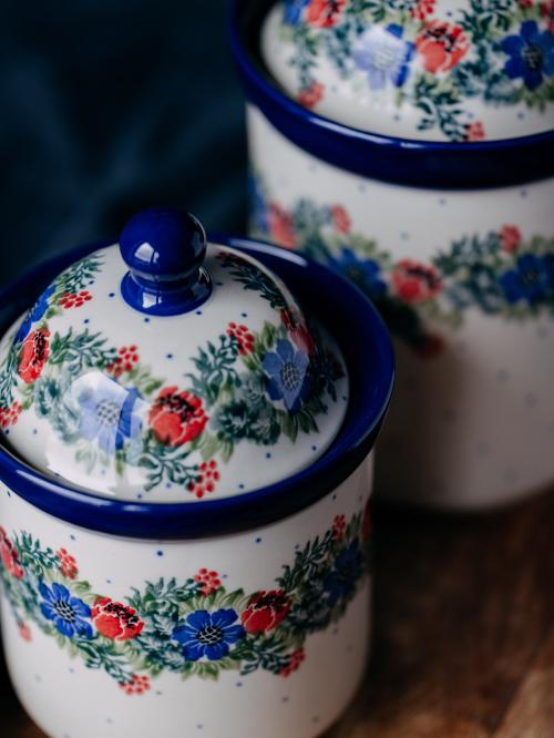 wianek z czerwonymi makami