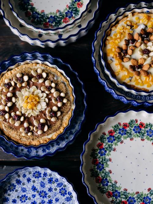 zdjęcie różnych forma do pieczenia tarty