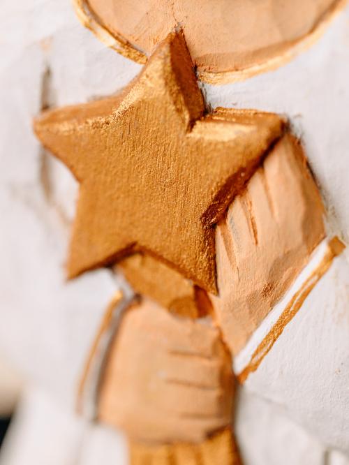 zbliżenie na złotą gwiazdę