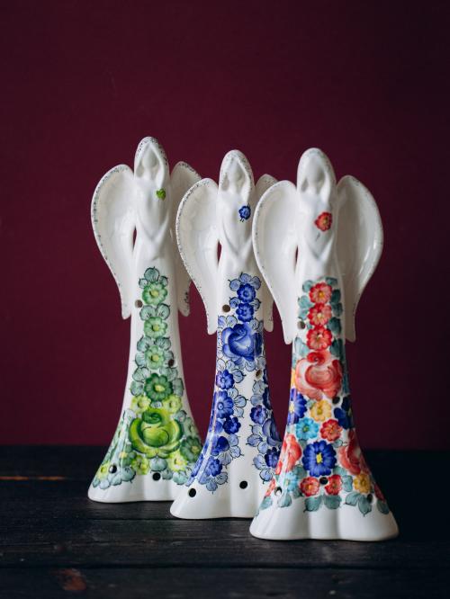 Trzy różne anioły