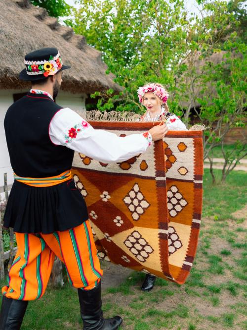 kilim na tle łowiczaków