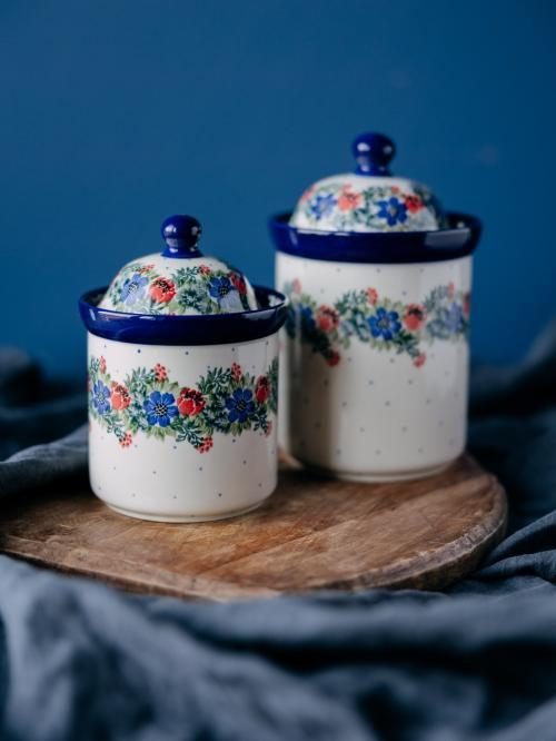 dwie wielkości pojemników