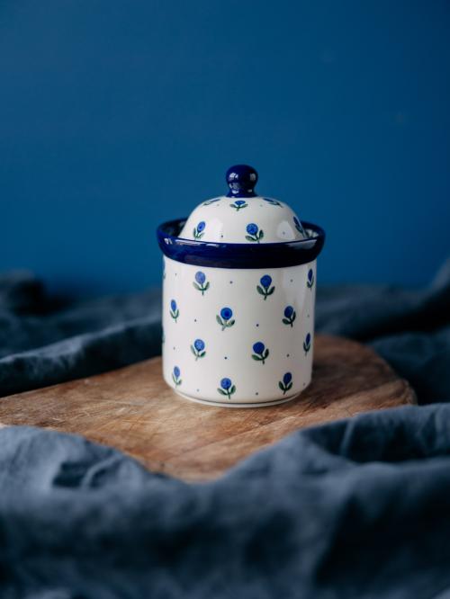 pojemnik z przykrywką jagódki