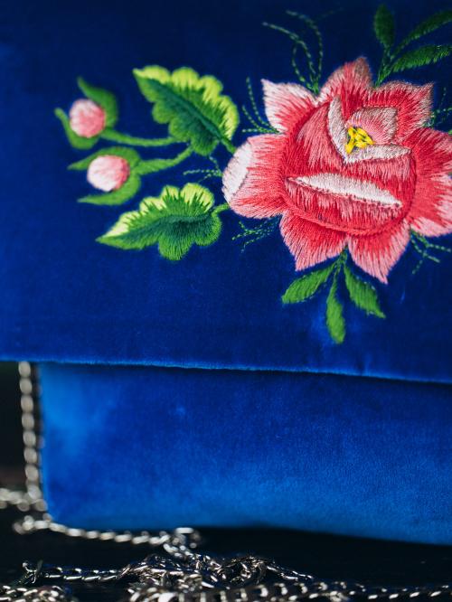 niebieska kopertówka