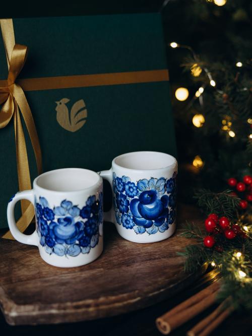 kubki proste z kobaltowym wzorem