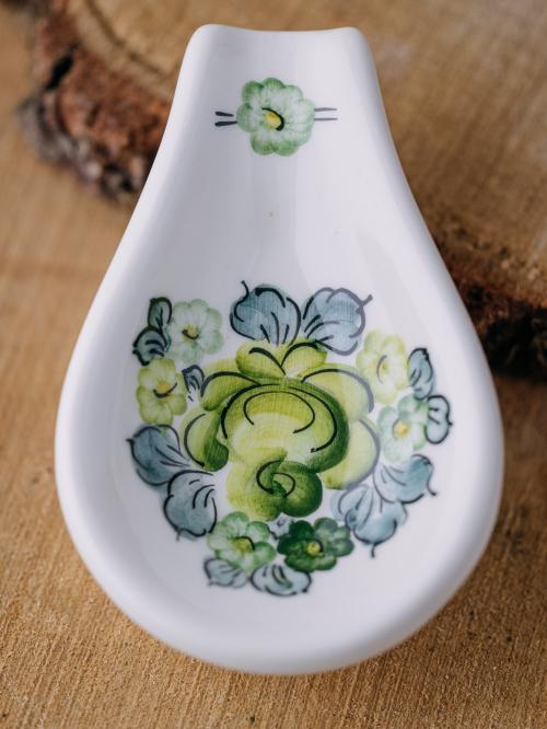 podstawka pod łyżkę z zielonym wzorem