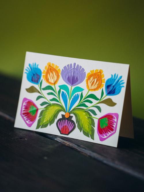 kartka wycinanka bukiet w wazonie na zielonym tle