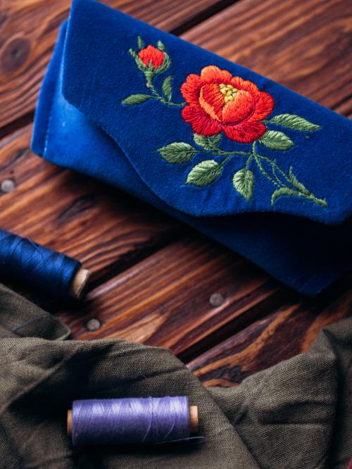 sztywne etui na okulary chabrowe
