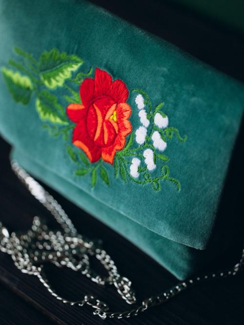 kopertówka jasnozielona zdjęcie z góry