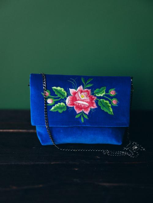 kopertówka haftowana niebieska