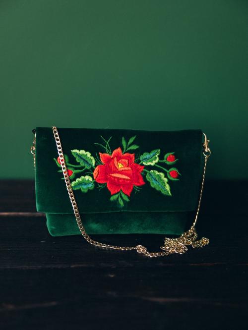 kopertówka haftowana zielona