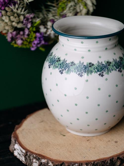 wazon wielki zielony wianek na drewnie