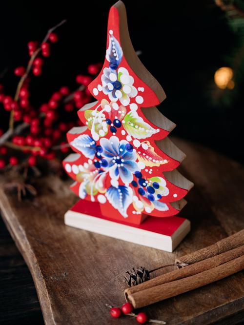 drewniana choinka czerwona