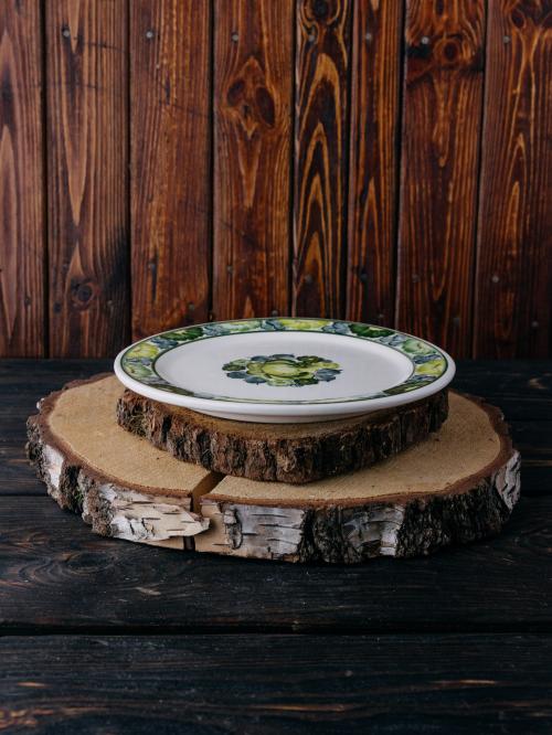 talerz na drewnie