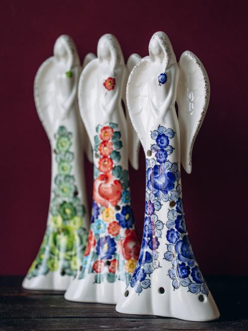 trzy anioły z fajansu włocławskiego