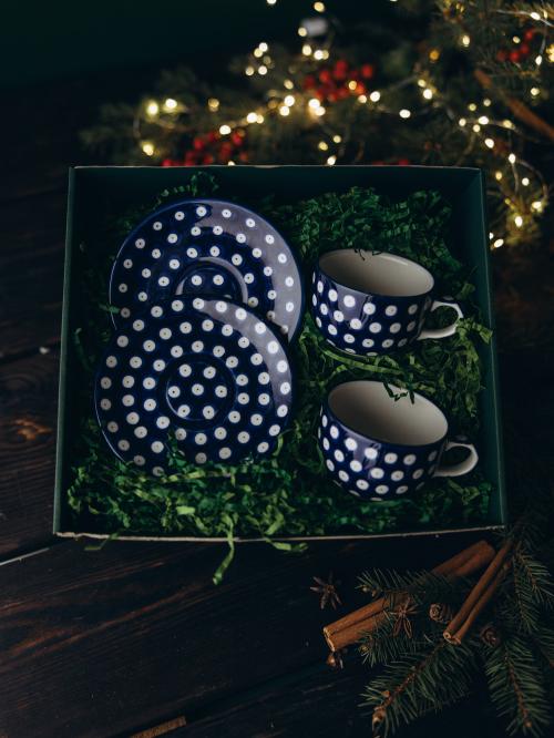 zestaw dwóch filiżanek do herbaty groszki