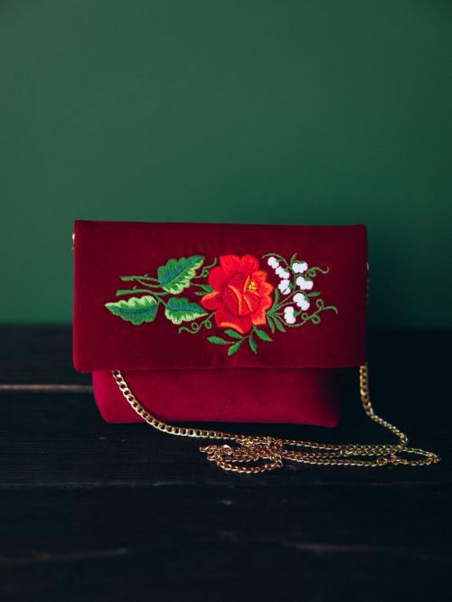 kopertówka haftowana bordowa z białymi konwaliami