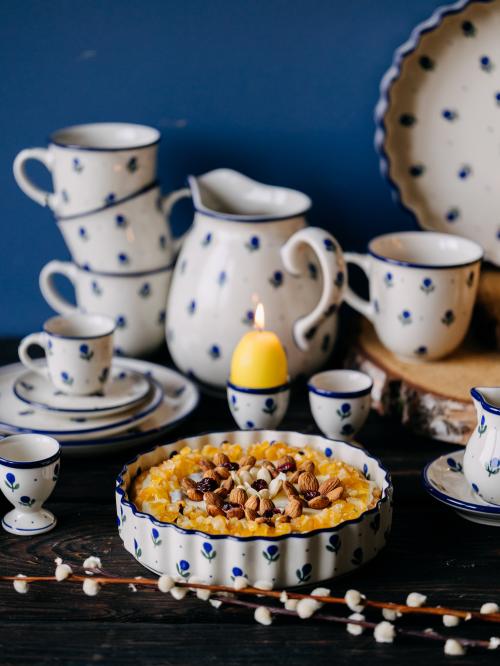 forma do tarty w wielkanocnej aranżacji