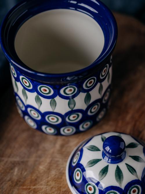 pojemniki na drewnie