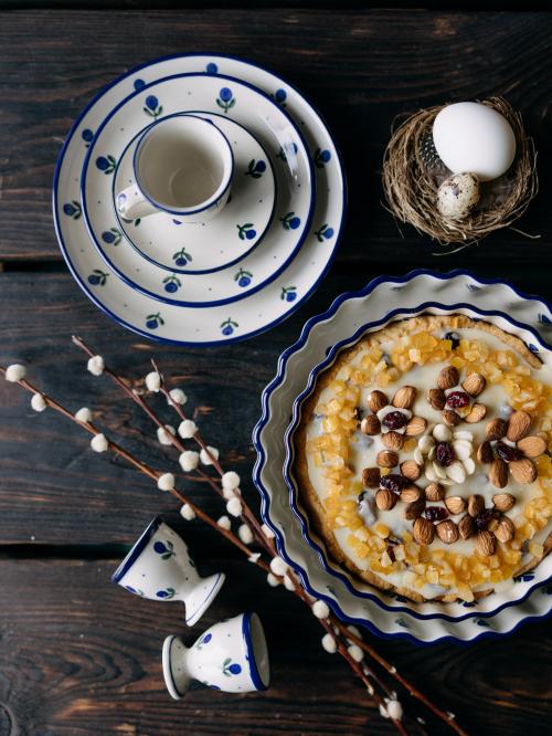 talerz deserowy w aranżacji wielkanocnej