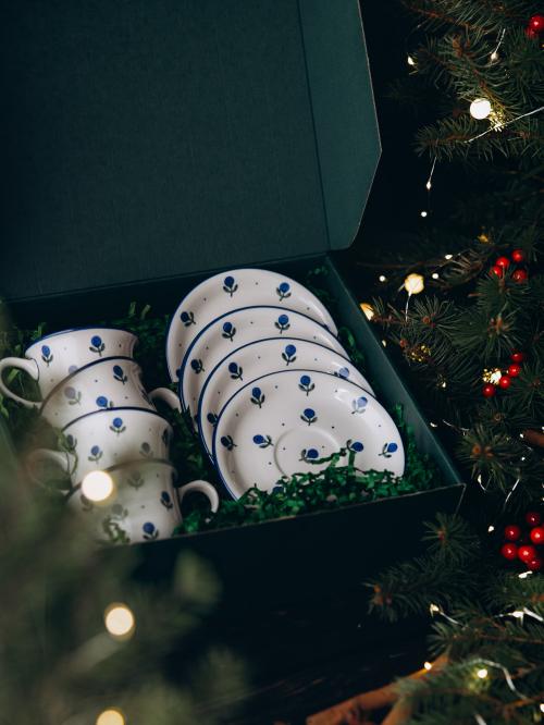 filiżanki w pudełku