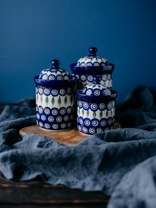 pojemniki na drewnie