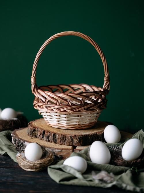 koszyczek wielkanocny plecionka kolorowa