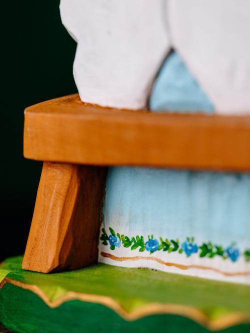 zbliżenie na ławkę