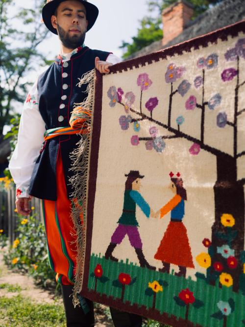 kilim kwiecień