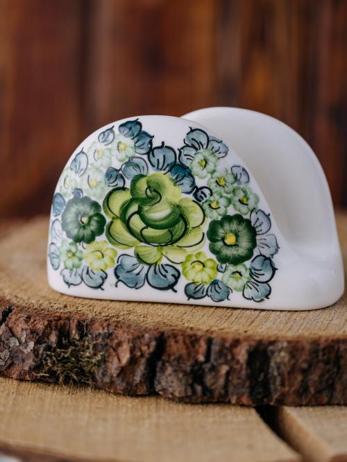 serwetnik z zielonym wzorem kwiatowym