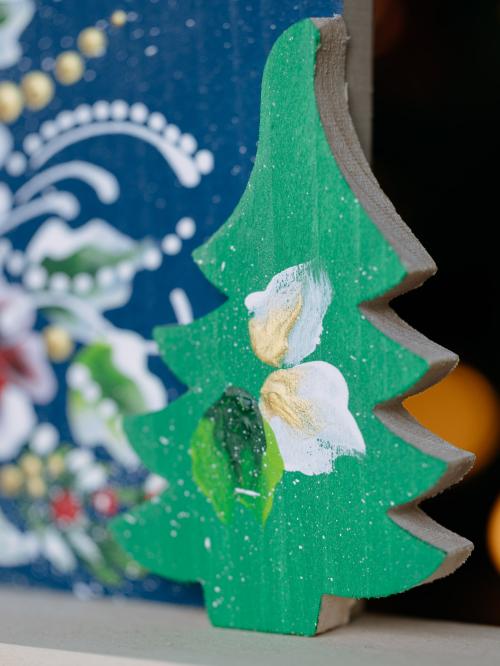 zbliżenie na zieloną choinkę