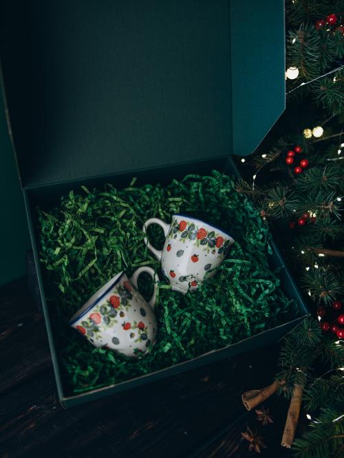 kubki filiżankowe truskawki w pudełku prezentowym