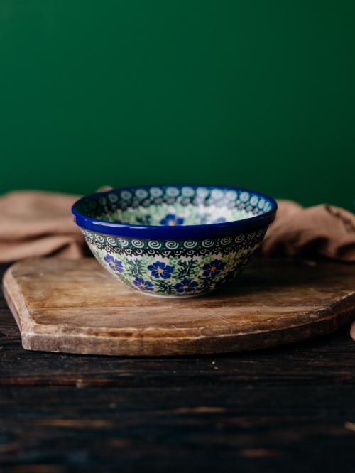 miska średnia 17 cm chabry na zielonym tle