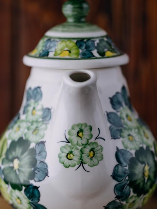 zbliżenie na dziubek naczynia