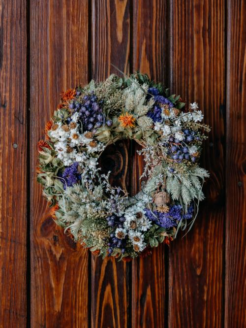 suszony wianek okrągły mały na tyle drewna