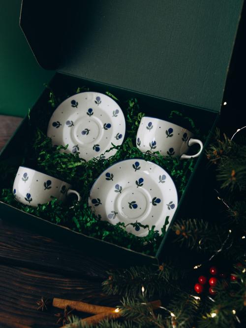 zestaw prezentowy z filiżankami do herbaty jagódki