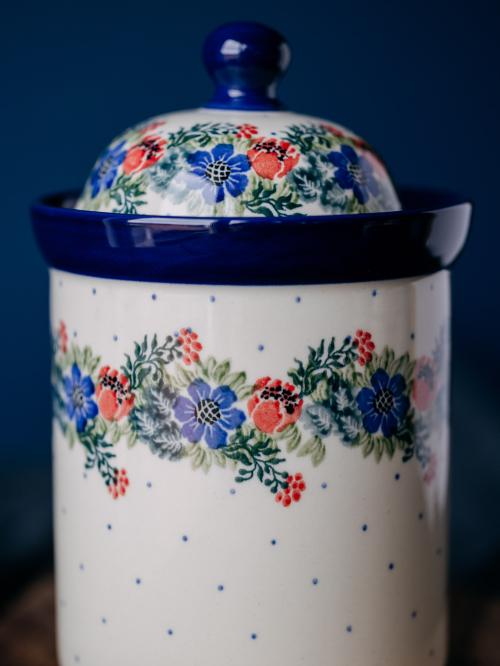 pojemnik wianek z czerwonymi makami