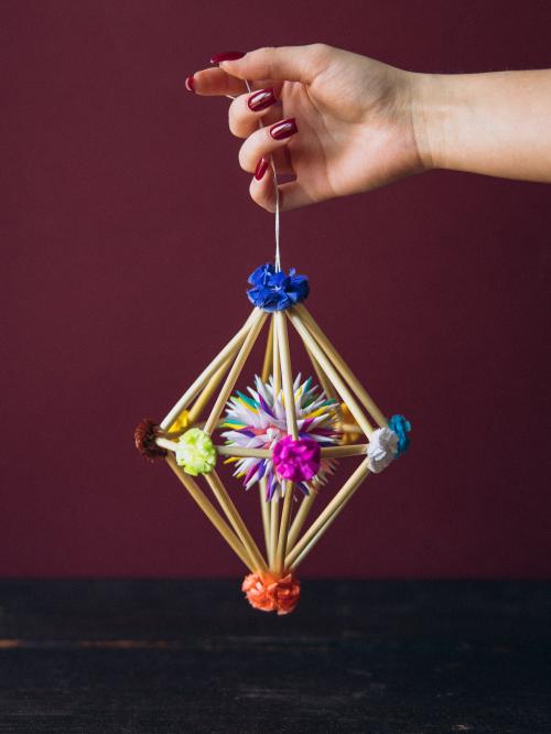 mini pająk diament trzymany w dłoni