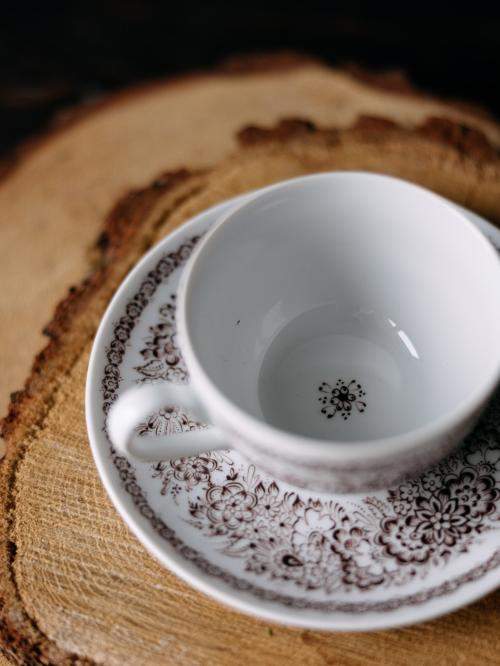 filiżanka ze spodkiem