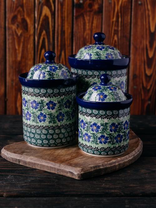 trzy pojemniki chabry