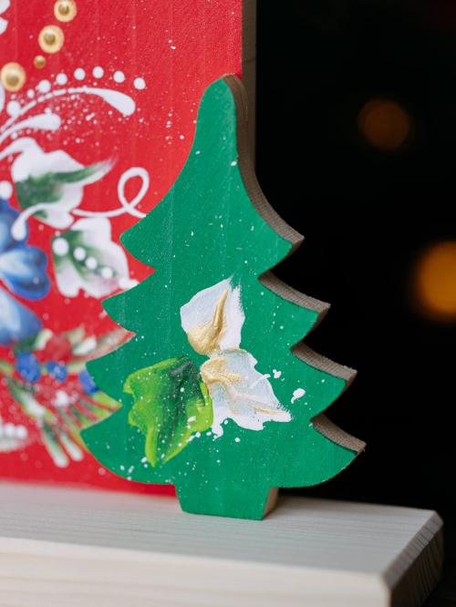 zbliżenie na zieloną choinkę