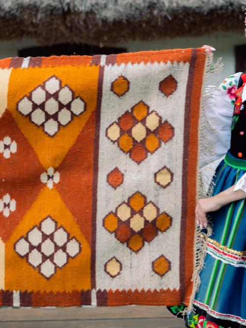 kilim z geometrycznymi wzorami