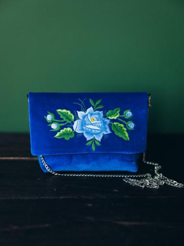Kopertówka haftowana niebieska - róża niebieska z woreczka
