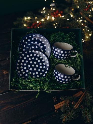 Zestaw dwóch filiżanek do herbaty ze spodkiem Groszki - Ceramika Bolesławiec