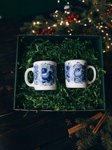 Zestaw dwóch kubków z kobaltowym wzorem - Fajans Włocławek
